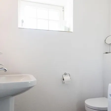 Semesterbostad Old Bakery - Former Stable Hinte