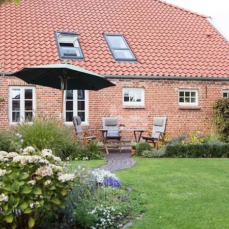 Old Bakery - Former Stable Ferienhaus Hinte